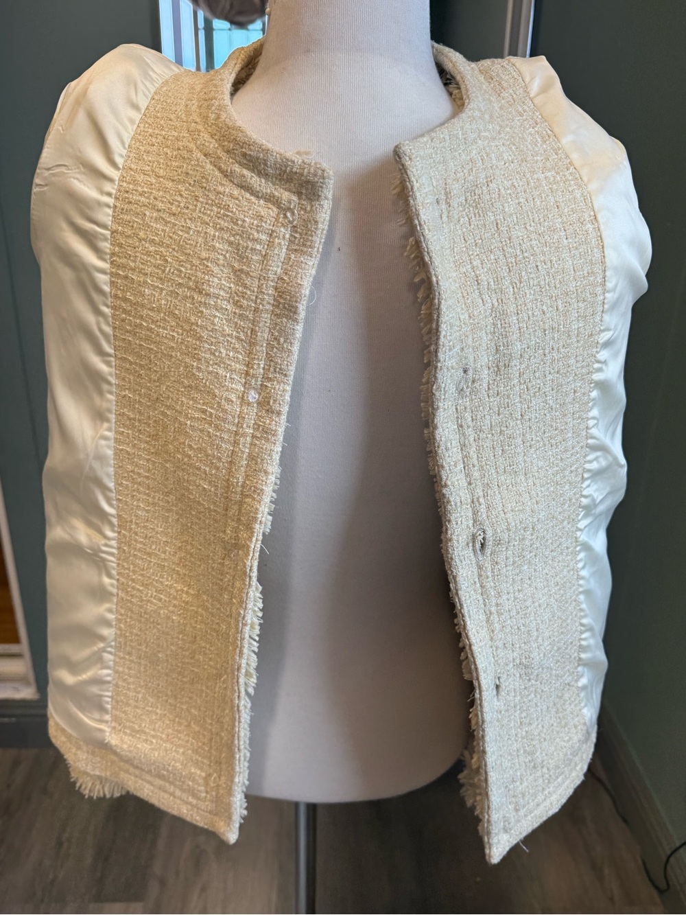 20%Wool Cream Boucle Tweed Jacket Fringe Trim Gold Button Blazer - Picture 8 of 10